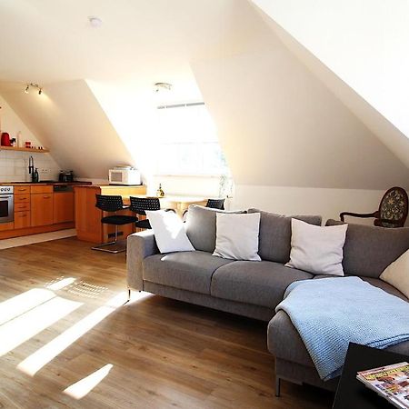 Homie Stay Zell - Apartment Mit Privatparkplatz Zell am Main Exterior photo