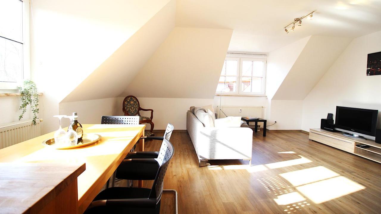 Homie Stay Zell - Apartment Mit Privatparkplatz Zell am Main Exterior photo